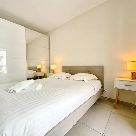 Appartement D'este - 4 Prs - Clim - 300m - Piscine-parking En Option