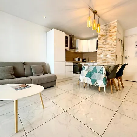 Appartement D'este - 4 Prs - Clim - 300m - Piscine-parking En Option *